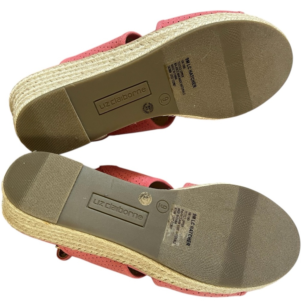 Hostess Pic 💥🥳 New Liz Claiborne Pink Sandals with Textured Straps - Picture 6 of 10